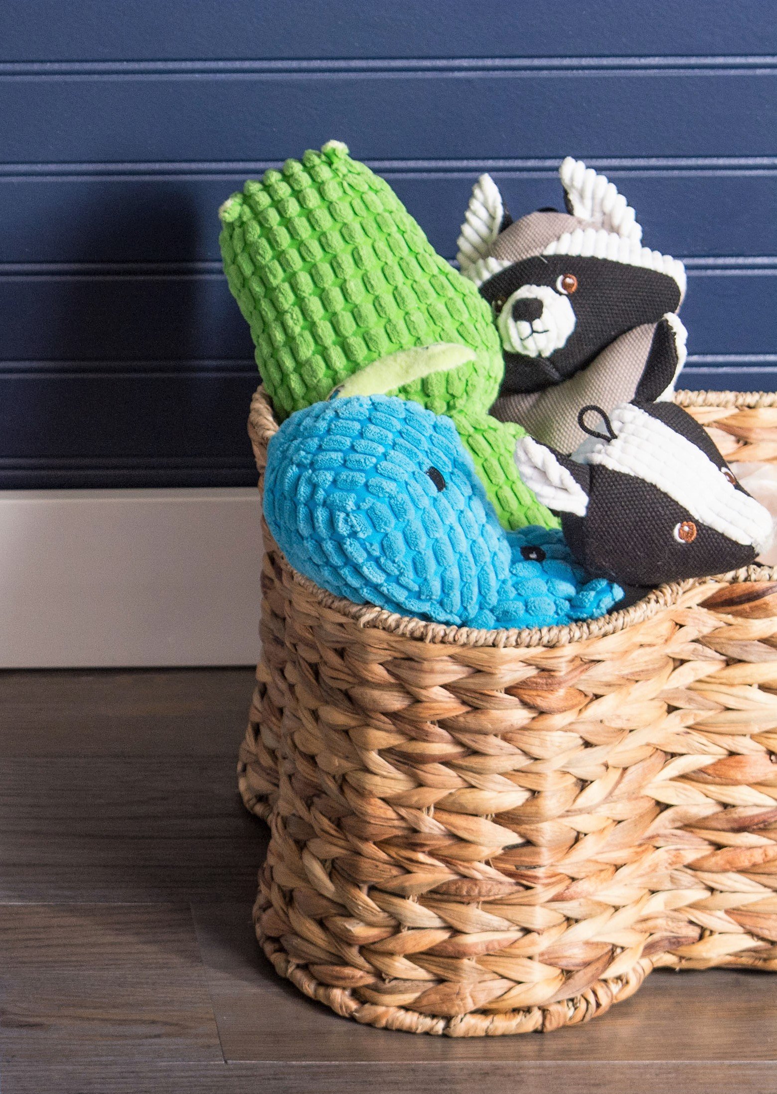 Bone Dry Squeaky Plush Pet Toy Collection, Plush, Alligator - Image 3