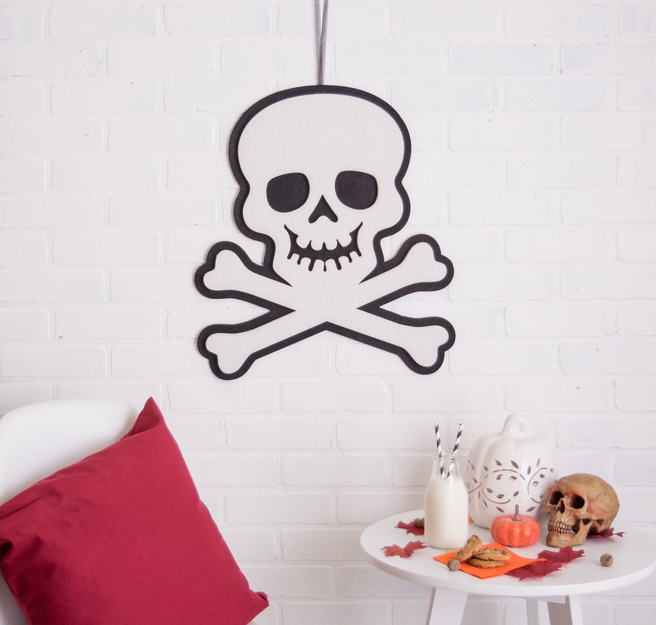 DII Fall Home & Party Décor Spooky Halloween Decorations Indoor & Front Porch, Hanging Foam Set, Skulls & Crossbones, 2 Piece - Image 5
