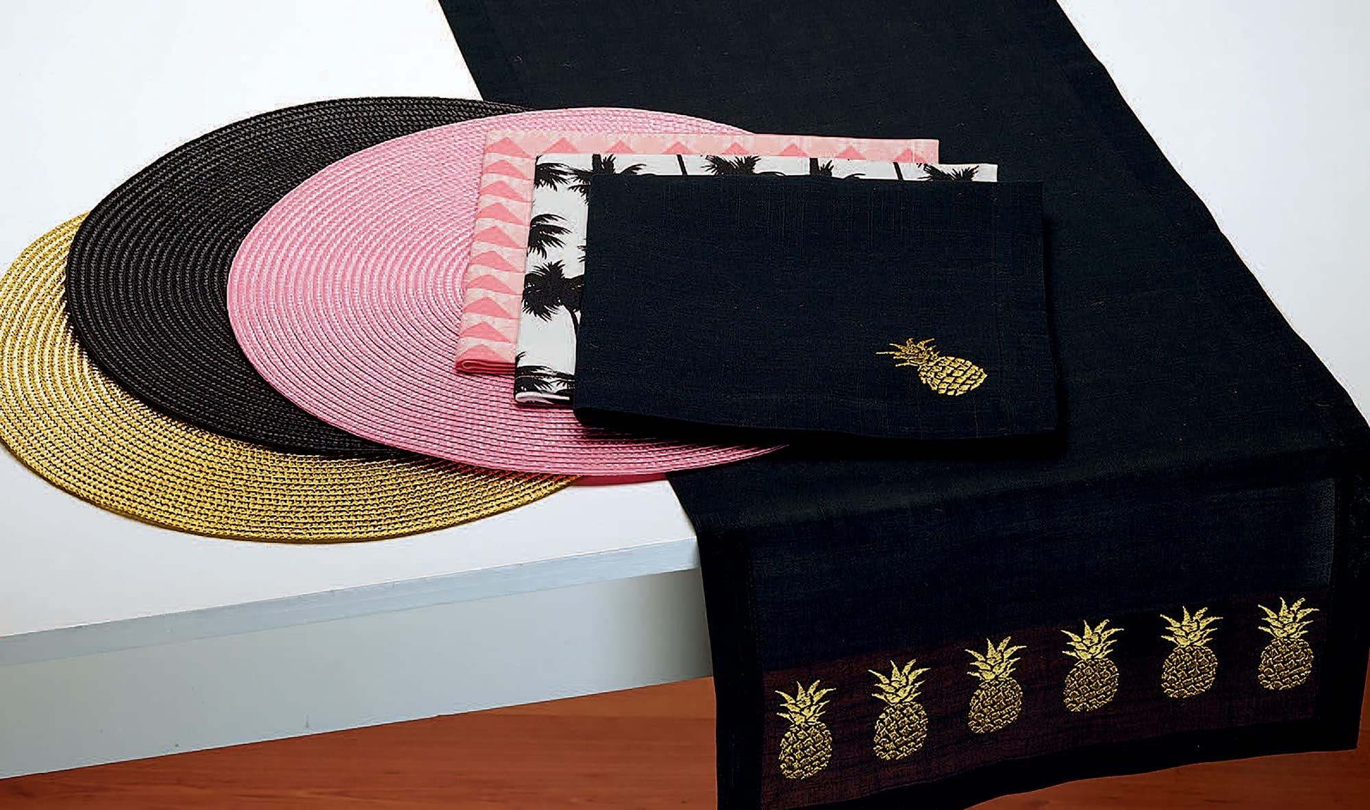 DII Pineapple Collection, Placemat Set, Black, 6 Piece - Image 4