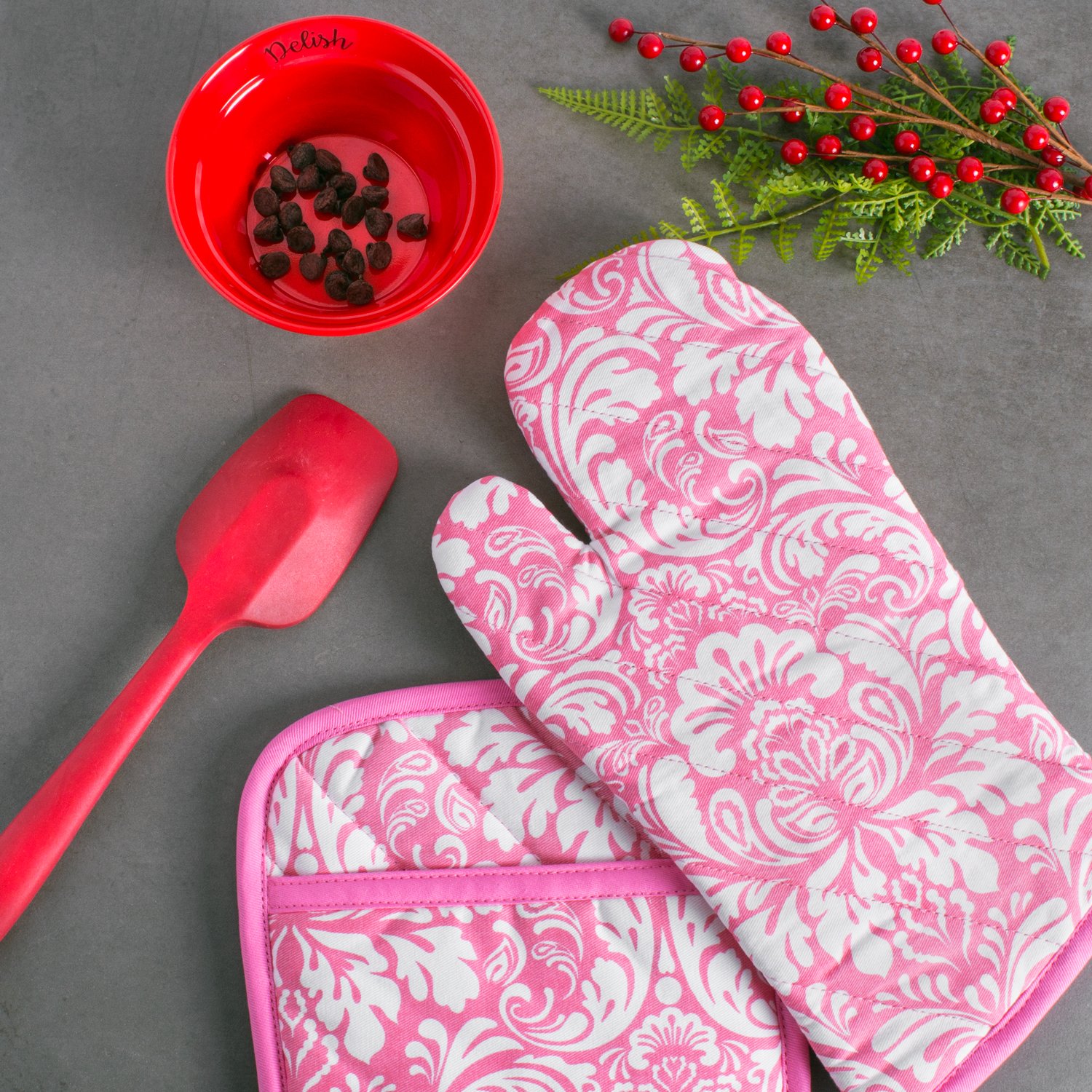 DII Quilted Kitchen Oven Mitt & Potholder Set, Hanging Loop for Convenient Storage, OM 6.5x12/PH 8x8.5, Pink Damask Print, 2 Piece - Image 6
